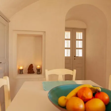Castelli Porta Emporio (Santorini)